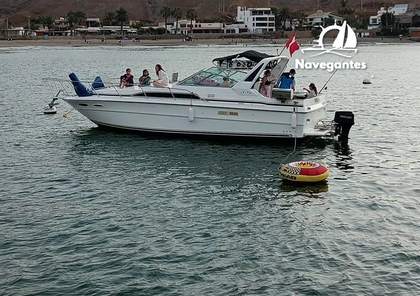 Yate Standard 15 Pucusana para 15 pasajeros en Muelle Lobos de Mar, Pucusana